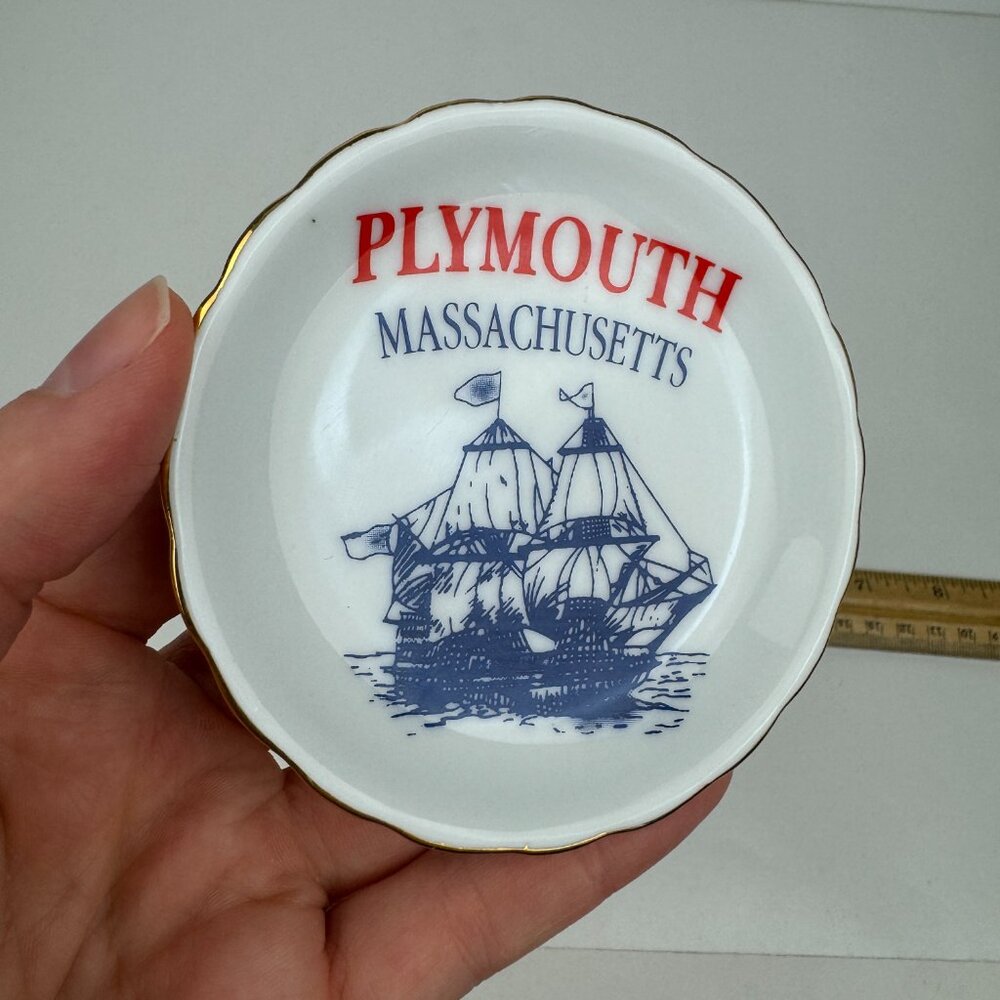Vtg Mini 3.5 inch Diameter Decorative Souvenir Plate Plymouth Massachusetts MA